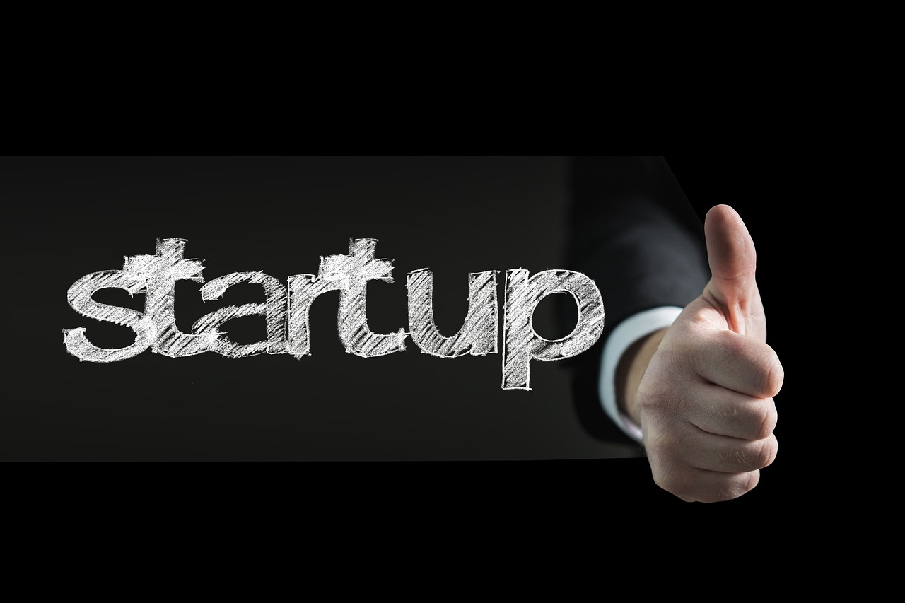 startup, start up, growth hacking, market, growth, profit, career, thumb, high, businessman, business, existence, starting a business, begin, freelancer, marketing, strategy, social media, online, business world, company, management, analyze, idea, analysis, method, startup, startup, start up, start up, start up, start up, start up