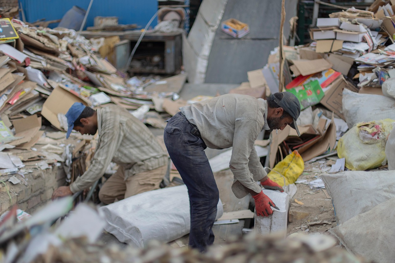 man, waste, waste management, business, social documentary, iranian, iran, qom, labor, worker, job, person, human, people, canon photography, mostafa meraji, copy left, high quality, pixabay image