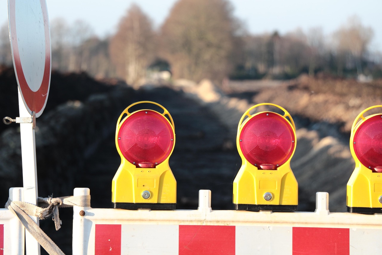 construction site, warning light, road works, barrier, road traffic, attention, light signal, bark, limitation, delimitation, warning lights, warning lamp, close up, sign, warning light, road works, road works, road works, road works, road works