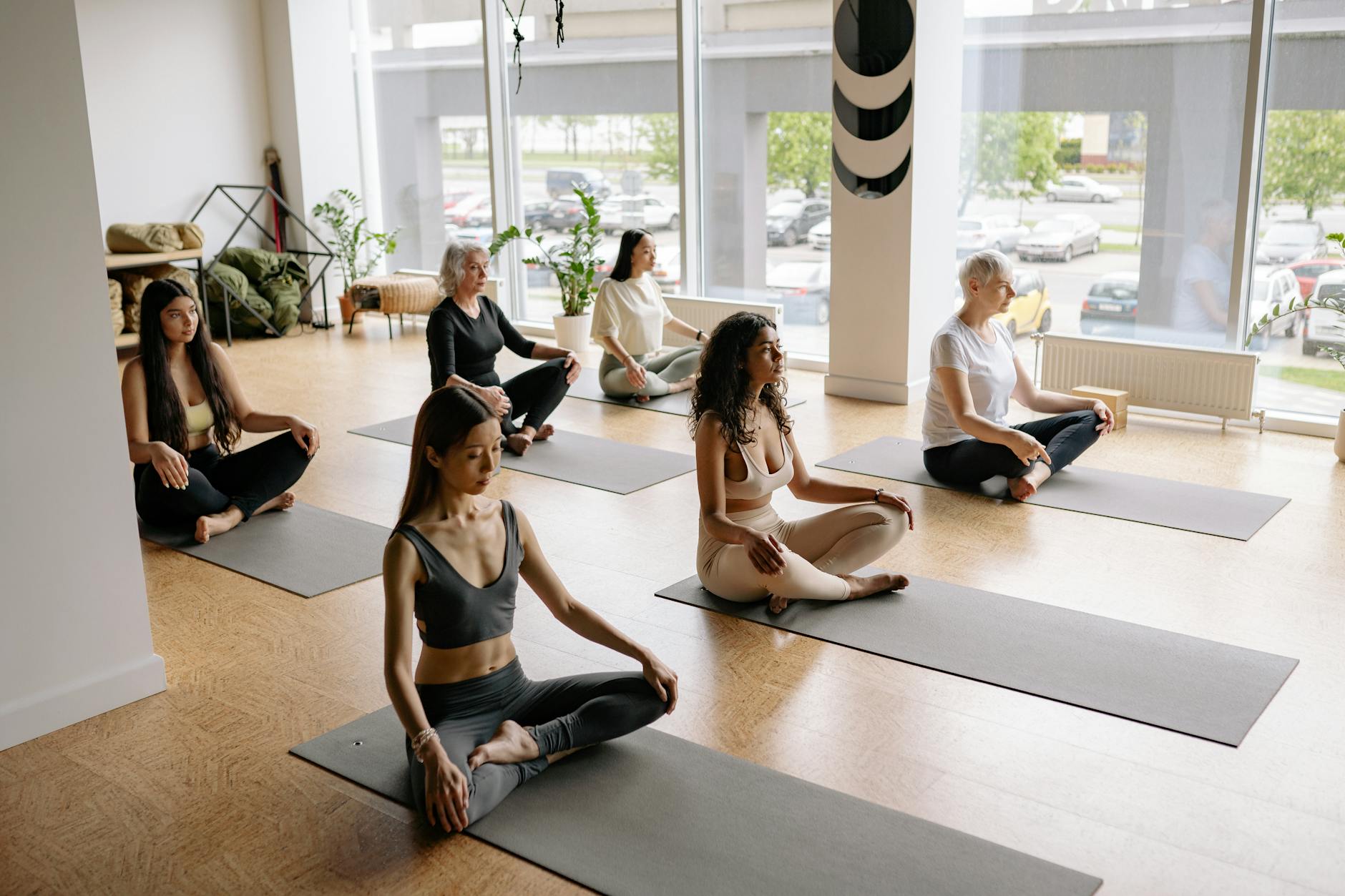 Divulgar Site Yoga e Atrair Praticantes: Guia Completo 2026