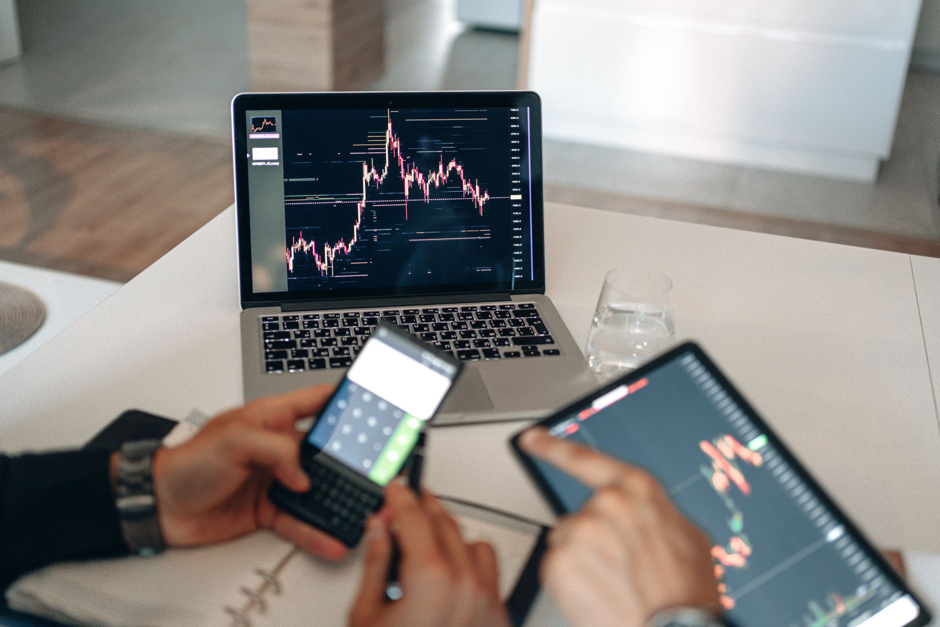 Agência de marketing digital analisando dados em São Gonçalo