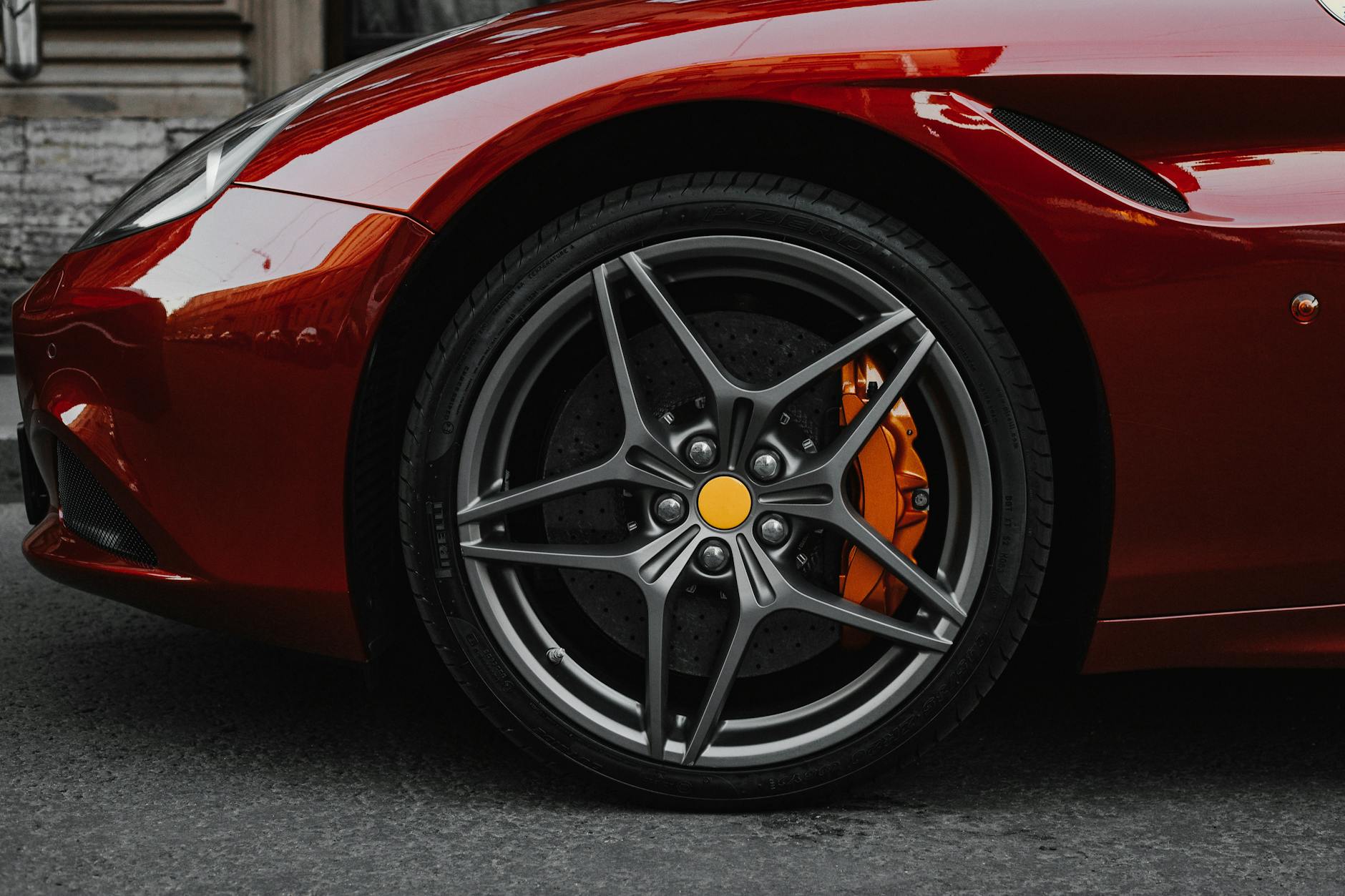 Pneu Continental PremiumContact 6 SP em close-up