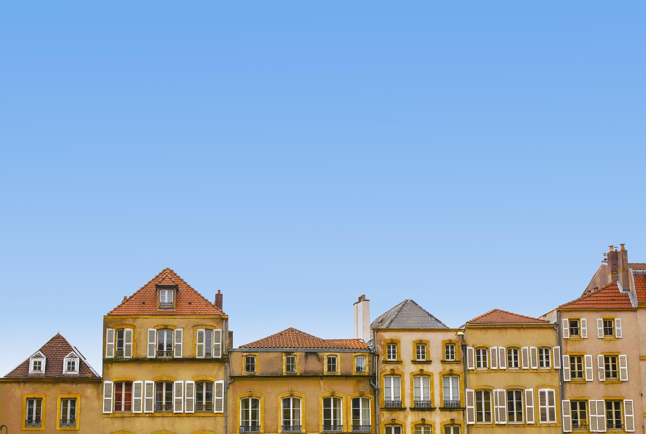architecture, buildings, apartments, facade, building exterior, town, village, houses, old houses, roof, real estate, properties, outdoors, skyline, nature, sky, europe