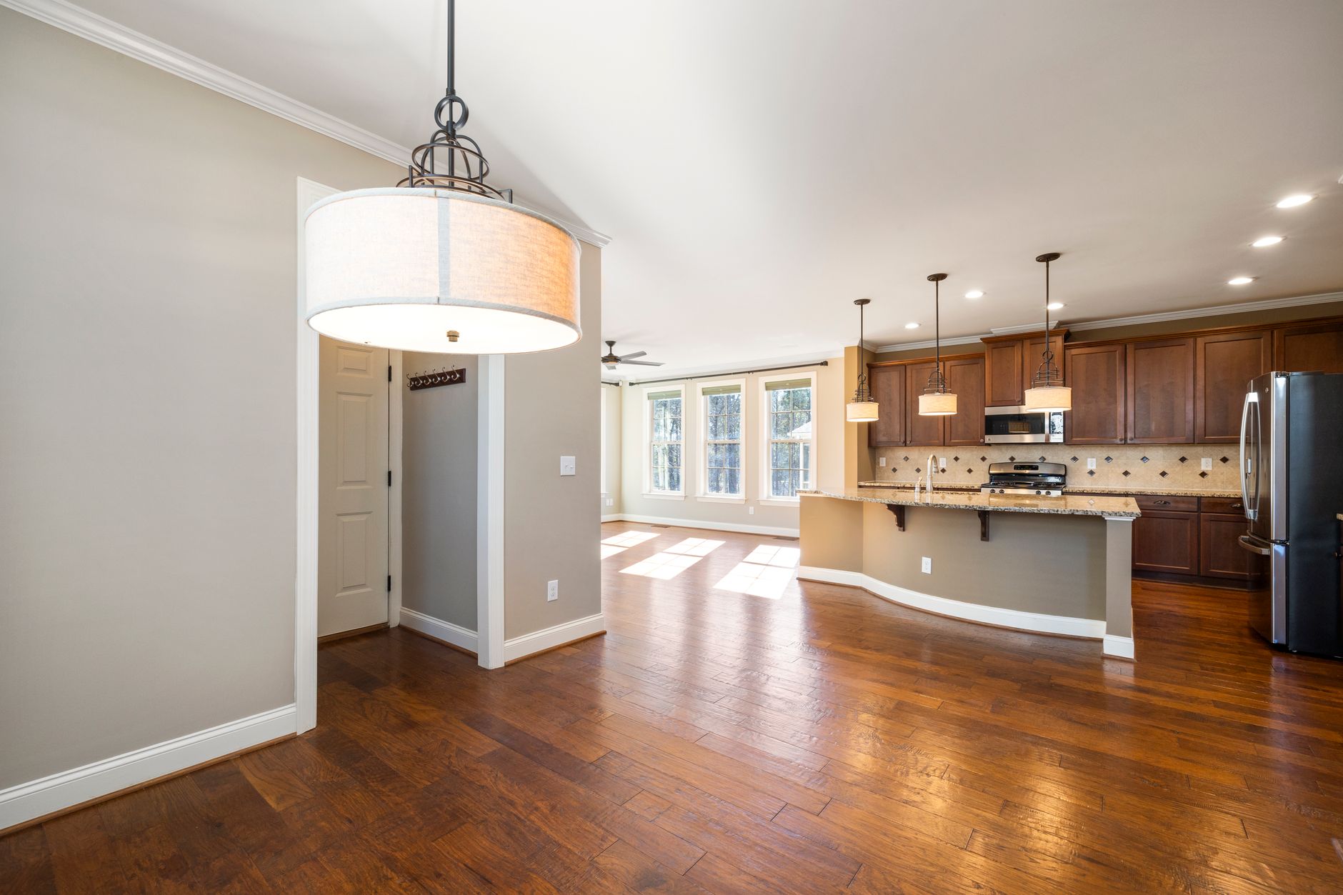 High resolution property photo editing