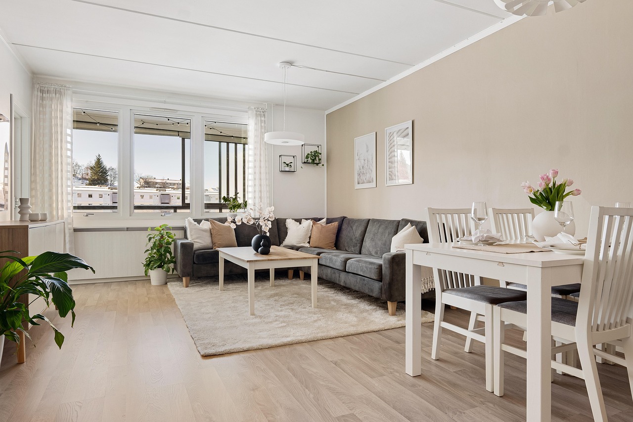 Virtual staging before and after of a living room in Philadelphia row home