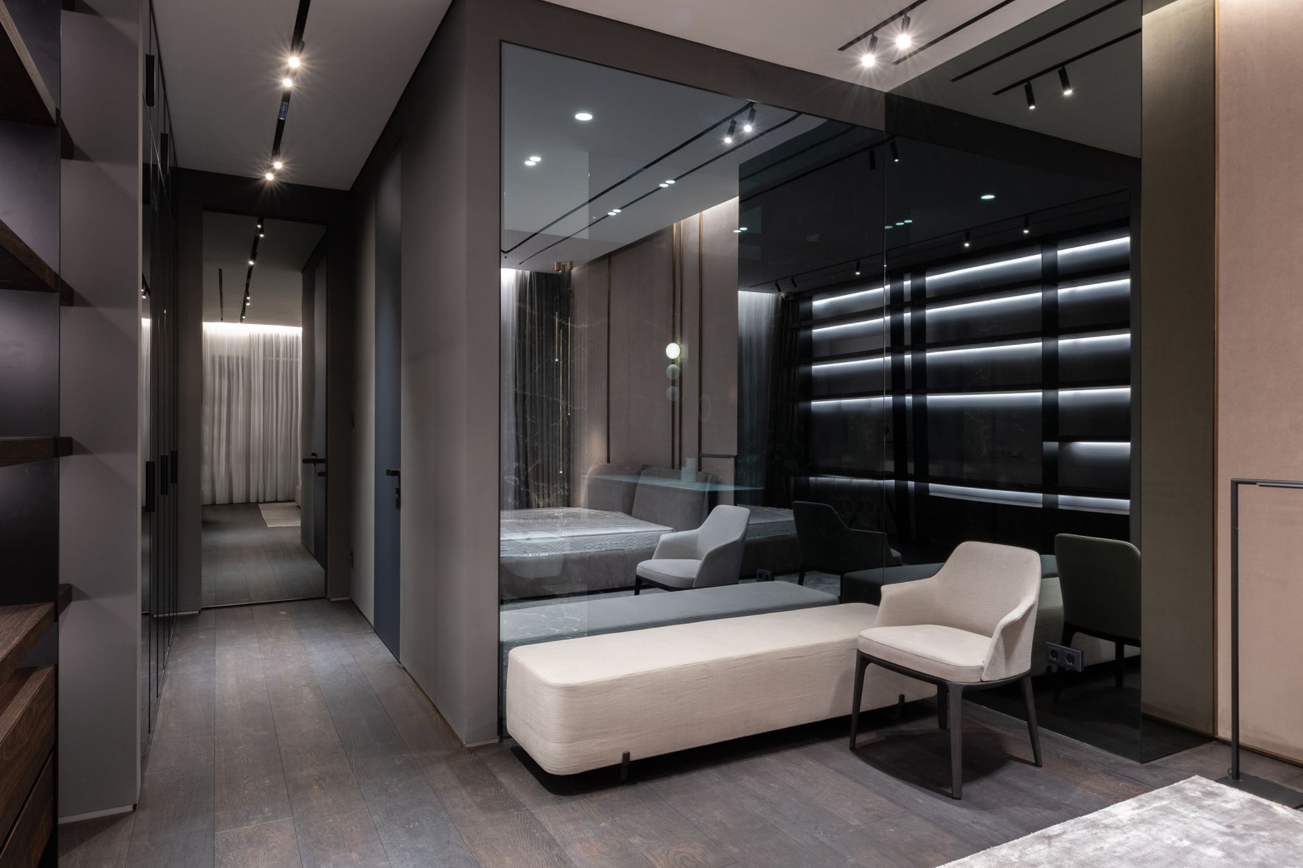 Sala de vendas imobiliárias tecnológica com tela interativa