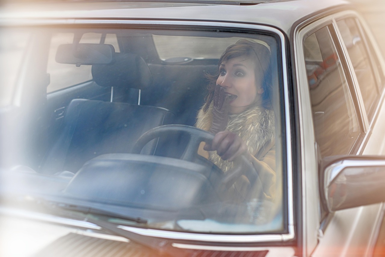 girl in retro car, rides, car wallpapers, moving, girl in car, car, old cars, retro garage, 30 years, 40 years, 50 years, exhibition, cars, machine, model, car showroom, transport, fright, accident