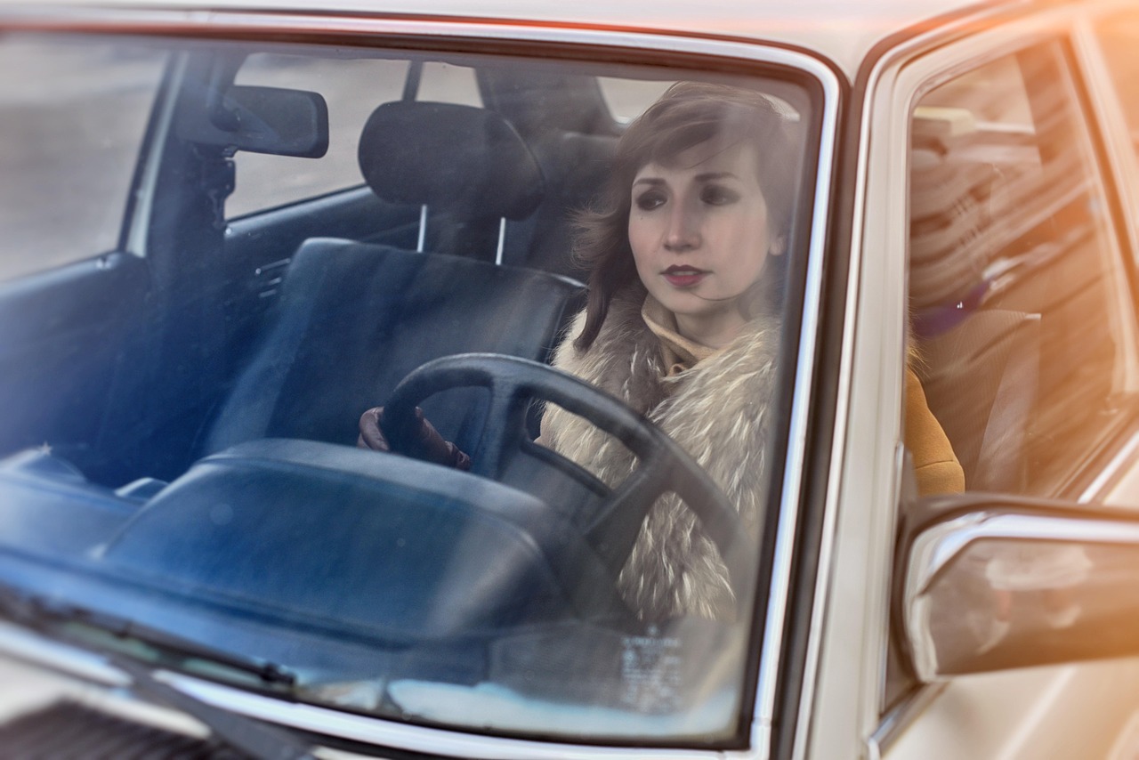 girl in retro car, rides, moving, girl in car, car, old cars, retro garage, 30 years, 40 years, 50 years, exhibition, cars, machine, model, car wallpapers, car showroom, transport