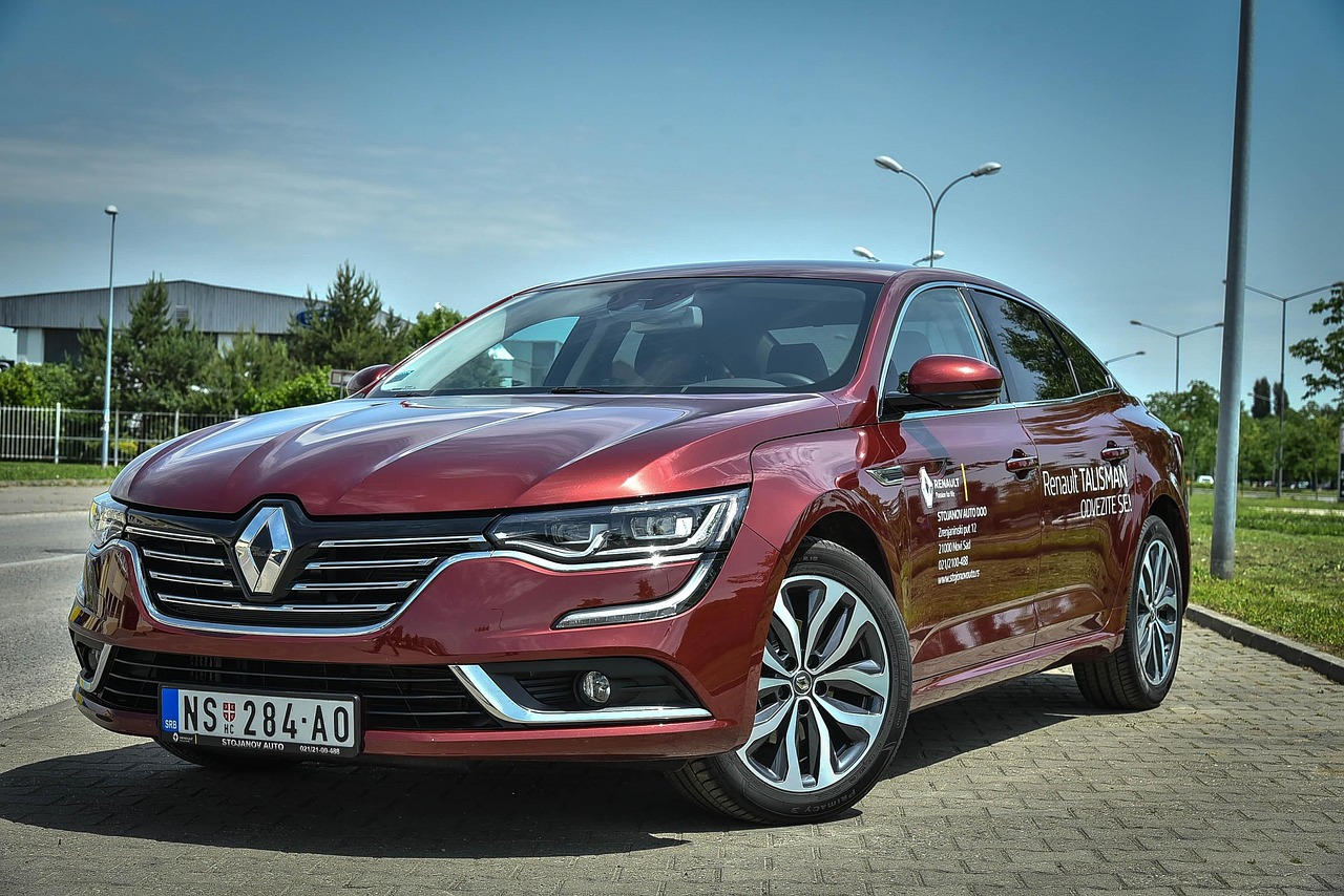 renault, car, vehicle, automobile, transportation, red, automotive, business, car wallpapers, machine, auto, transport, motor, sedan, travel