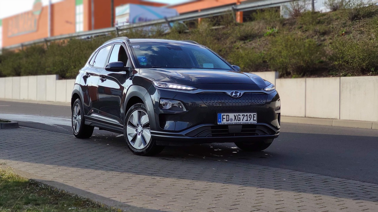 Hyundai HB20 estacionado em concessionária em Rio Preto