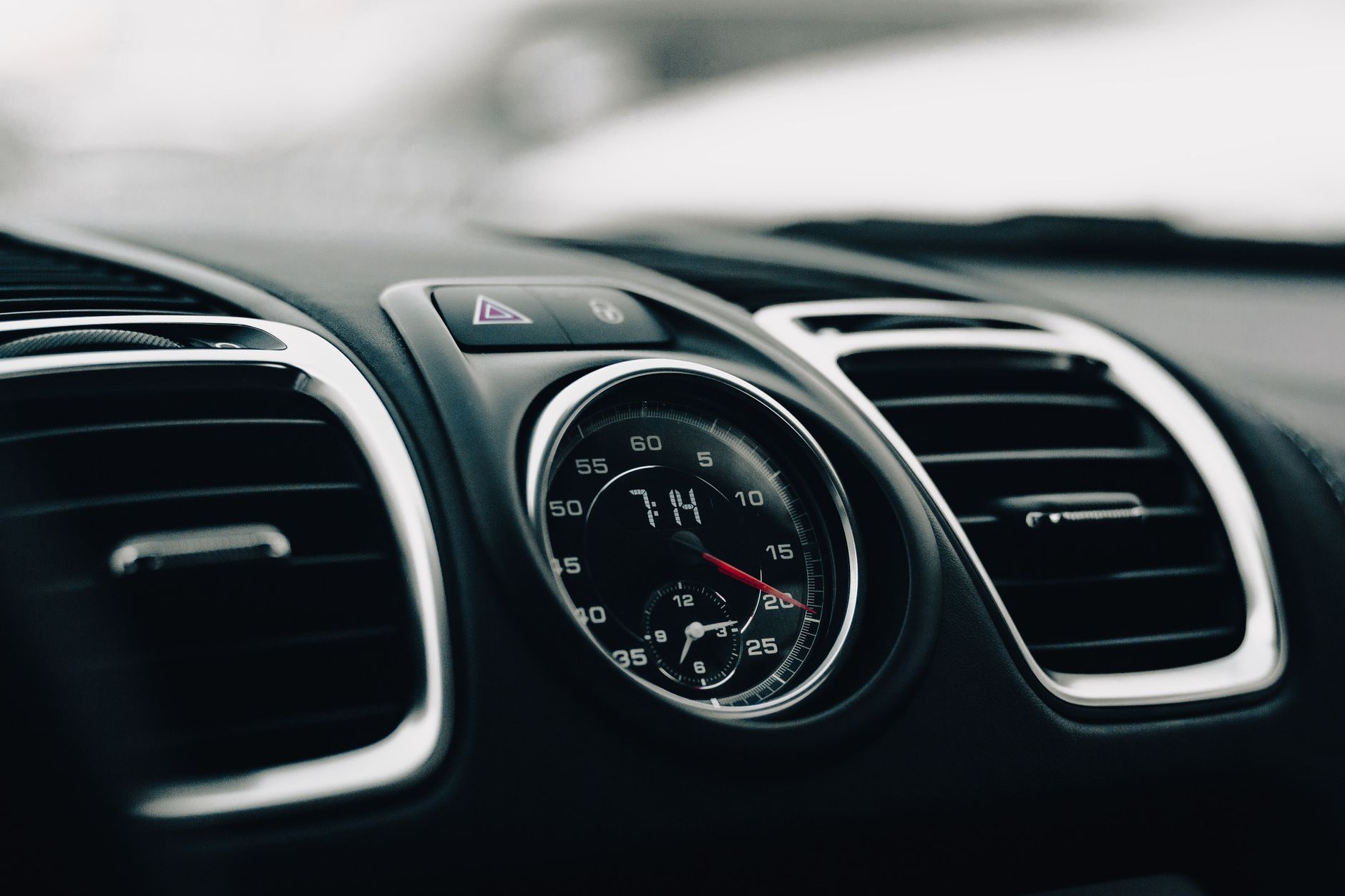 Painel de SUV seminovo com baixa quilometragem