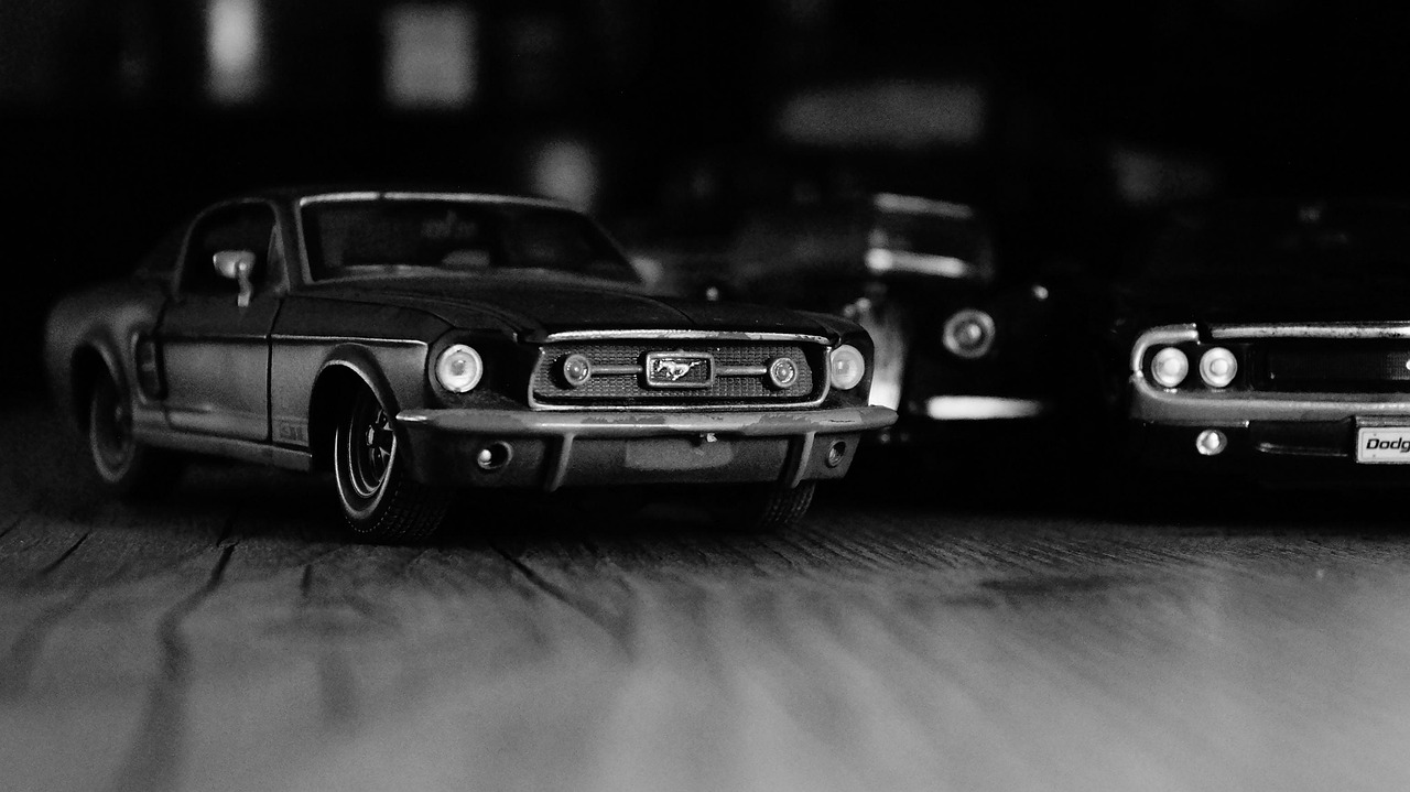 miniatura mustang, coleção de carrinhos, carros, carro, fotos preto e branco, carros antigos, vintage, miniature mustang, carts collection, cars car, black and white photos, vintage cars, carrinho em miniatura de coleção, miniature collection cart