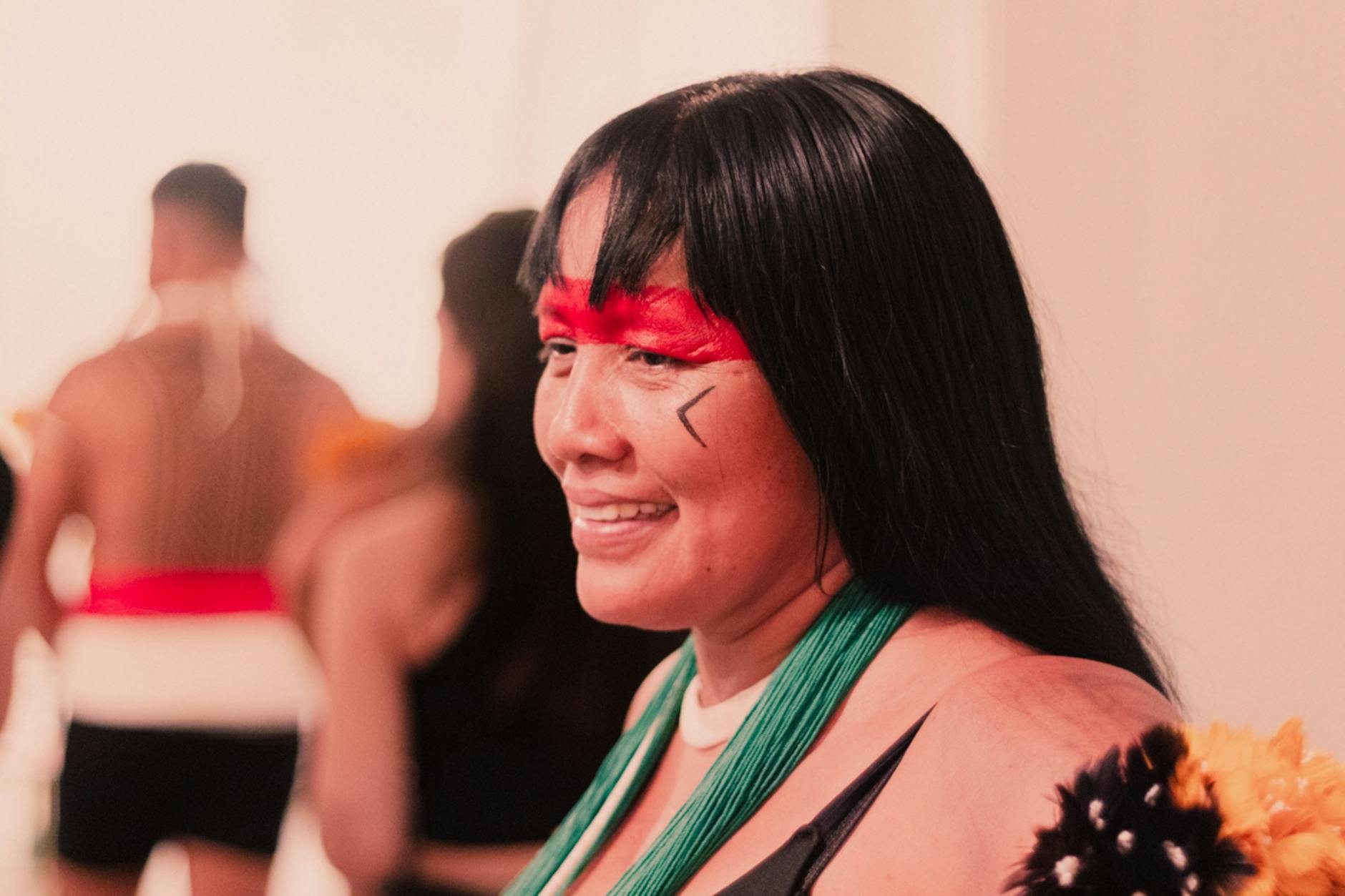 Povos indígenas brasileiros em cerimônia tradicional