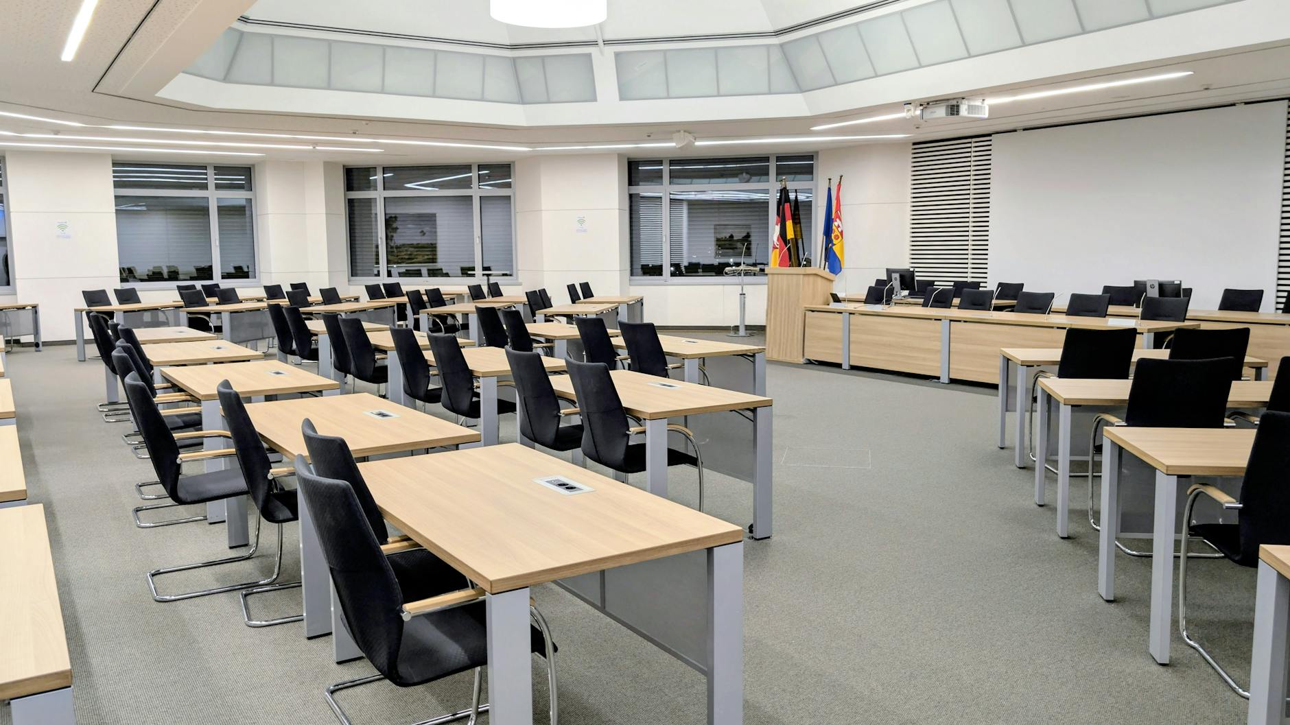 Sala de reunião em escritório governamental