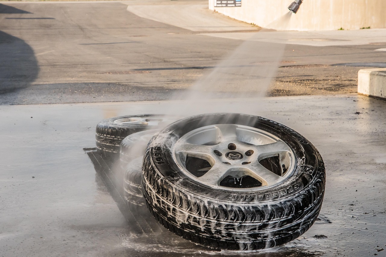tire, to wash, lance wash, automobile, tyres, car, rim, car wallpapers, tire service, clean, foam, high-pressure cleaner, to clean, frothy, water, nature, wet