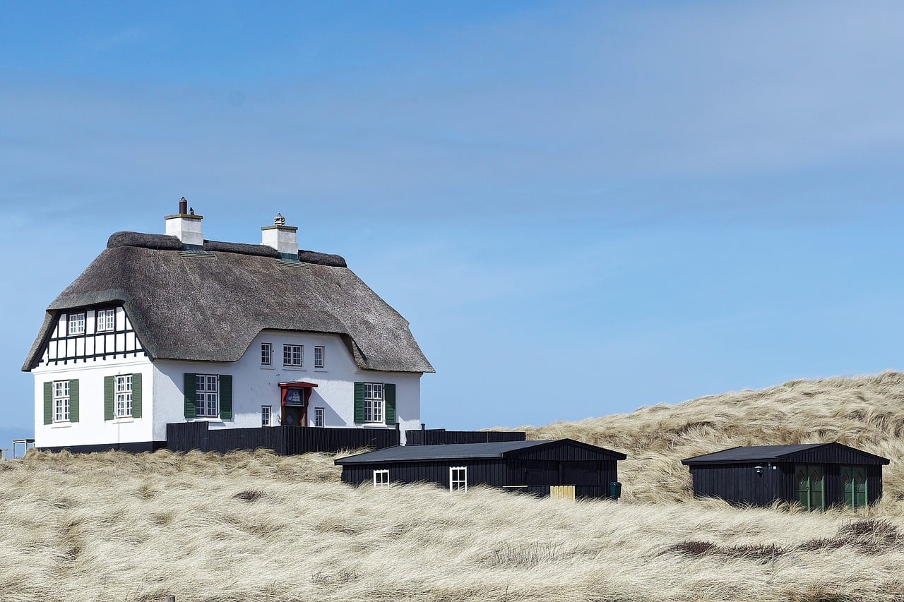 house, thatched roof, dune, sky, north sea, nature, sunny, denmark, sand, architecture, coast, cottage, traditional, blue sky, tourism, country house, grass, idyllic, roofing, western europe, summer