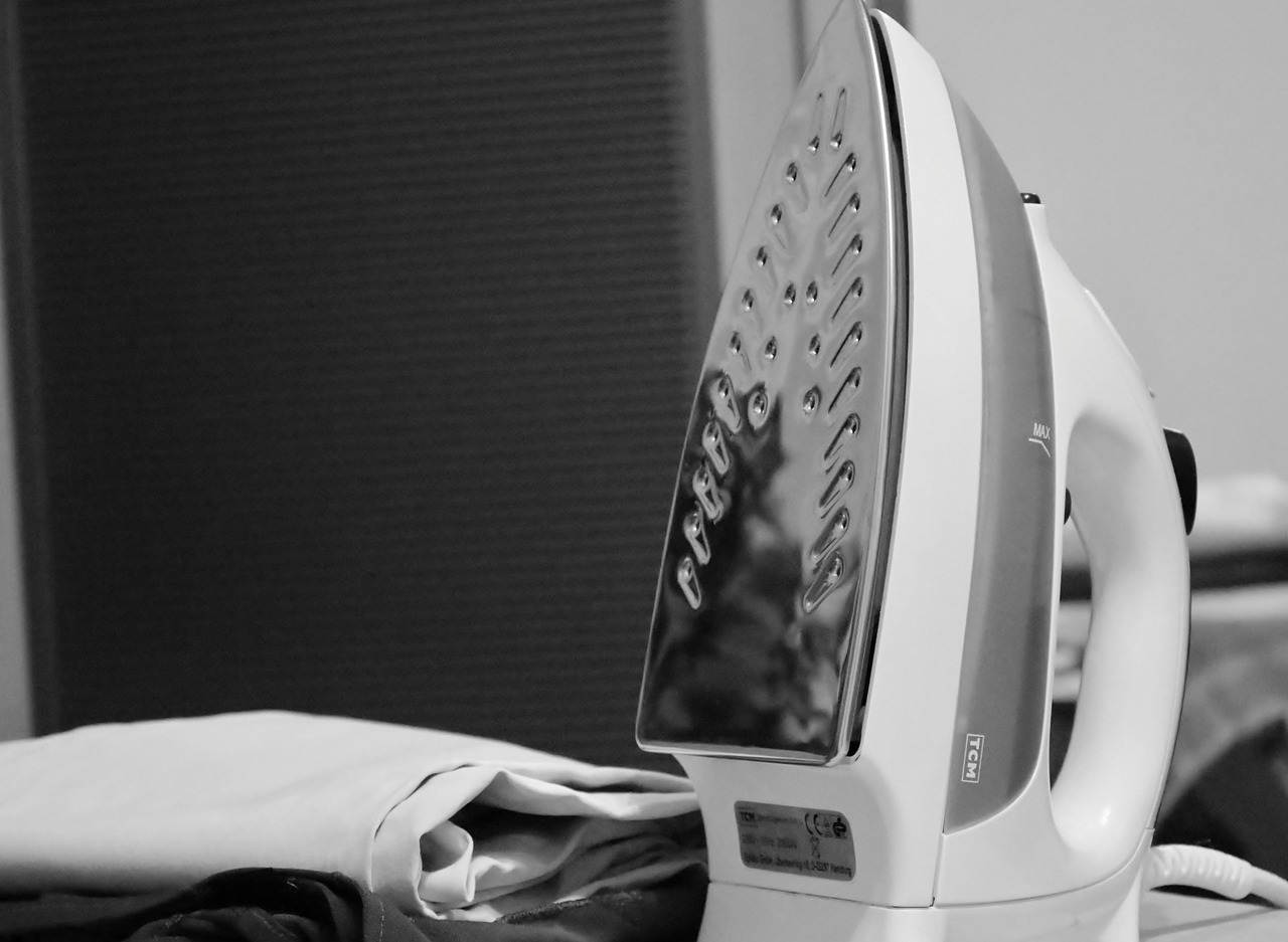 iron, flatten, fashion, household, clothing, work, ironing service, house work, laundry, order, black, white, laundry, laundry, laundry, laundry, laundry